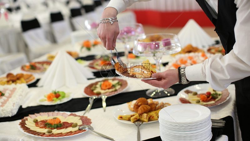 小标题：关注配料表，识别隐藏成分