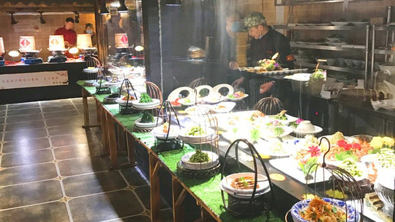 在开始安装膨化食品机械之前，首先要确保安装现场符合机械安装的要求。这包括：
